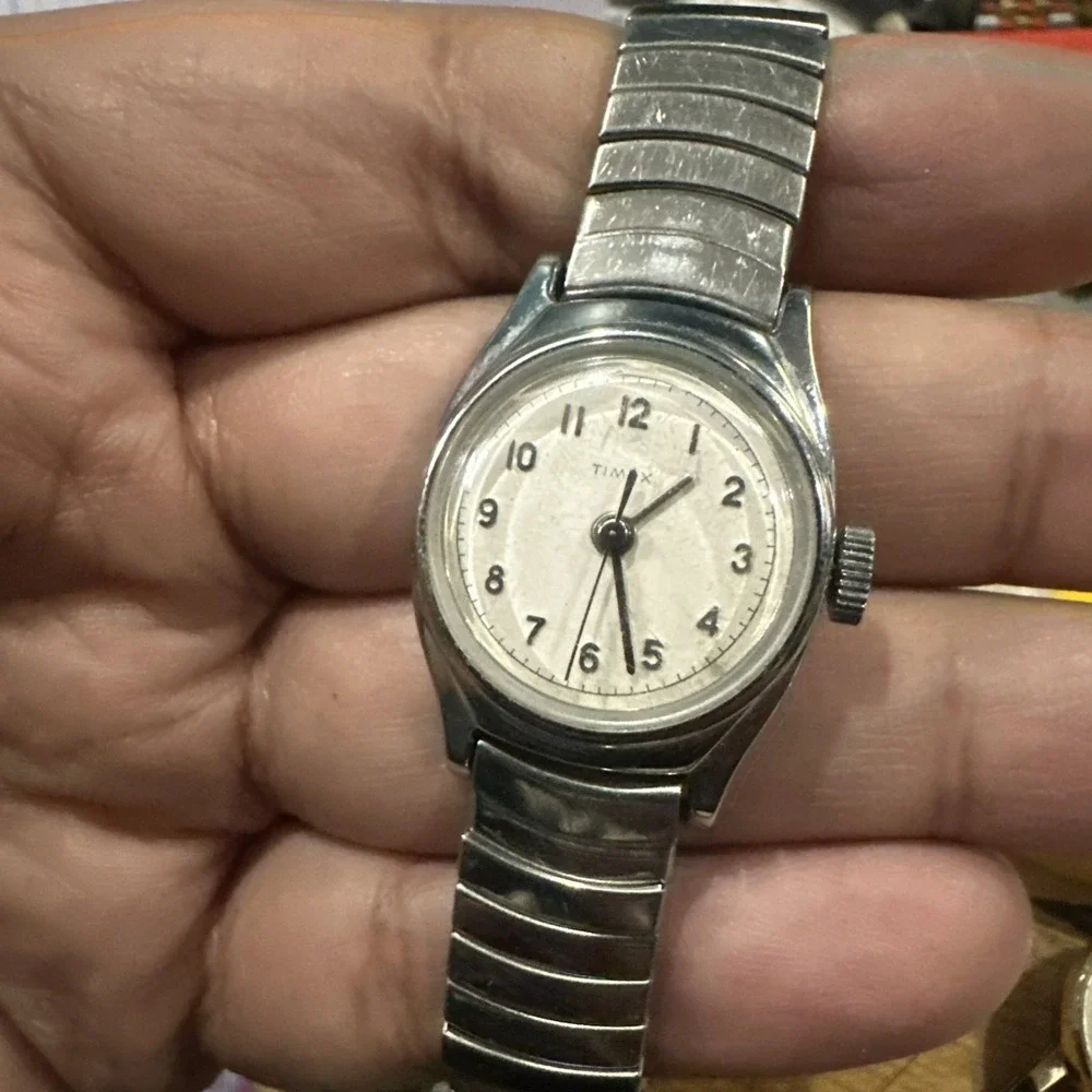 Works Vintage Timex Watch Women Silver White Dial Manual Wind 24mm Fit 6.25in